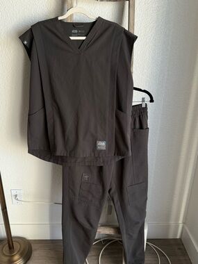 Figs x Star Wars Set Grey Track Jogger Scrub Set